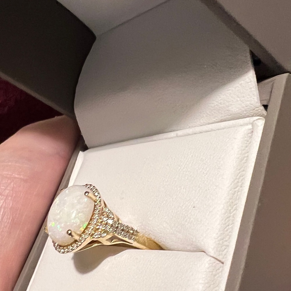 Lali 14k Gold Opal ring surrounded by Diamond accents size 8 - Picture 4 of 15